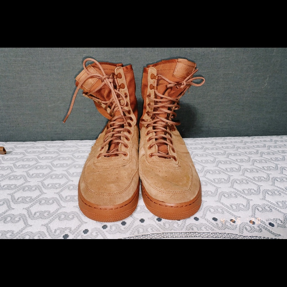 Orange High Top Nike Air Forces Gem